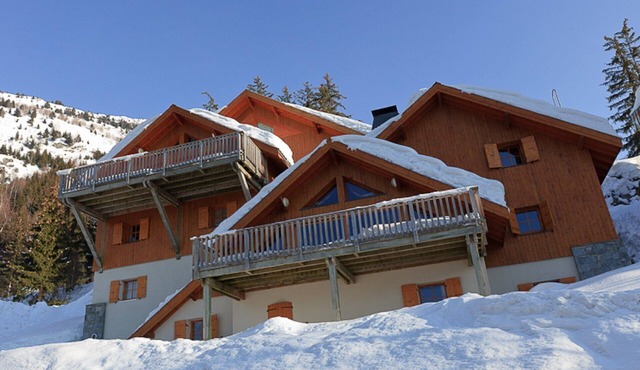 Chalet in Oz3300 ski resort. Jacuzzi in option, to 25 pers (with 5 exra beds)