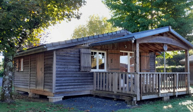 Chalet in Pleaux, pets welcome - 6 guests
