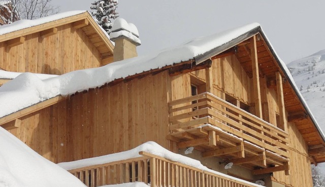 CHALET LA BULETTE Grand Chalet de Charme - Domaine Alpe d'Huez - sleeps 14