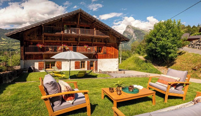 Chalet Trumont - Modern comfort and Alpine charm - OVO Network