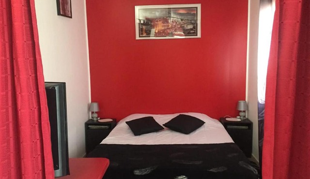 Charmant studio avec piscine partagée à Sernhac - 30 m²