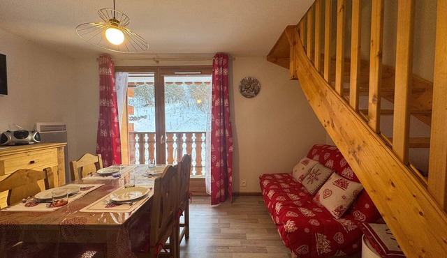 Charming apartment near slopes with parking