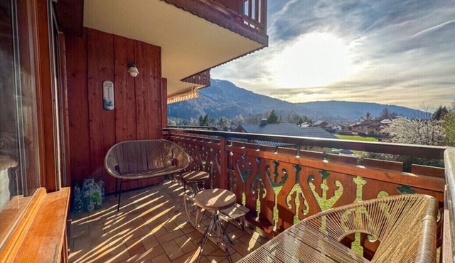 Charming apartment in a very quiet residence with mountain views