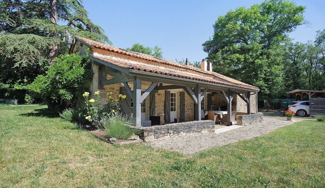 Charming Detached Stone House with Private Pool in the Heart of Périgord, No Overlook