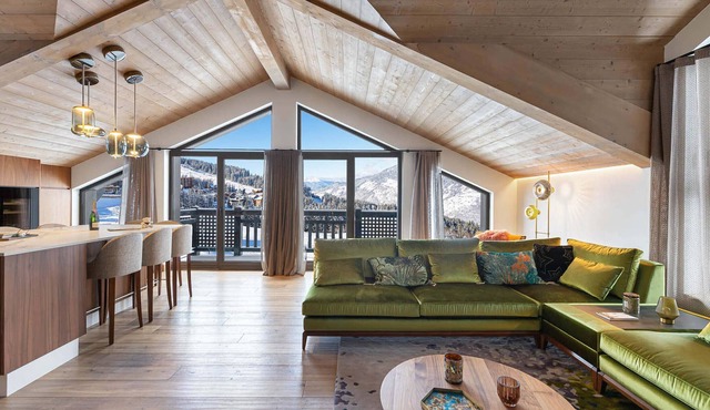 Charming duplex with fireplace and parking in the heart of Courchevel 1850