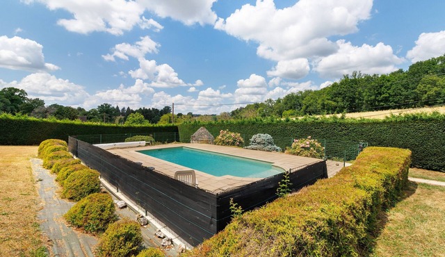 Charming House 'Gite XL 8 with Private Pool, Terrace near Lascaux Caves