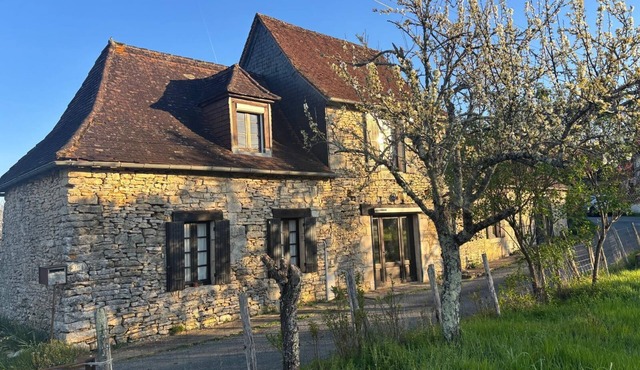 Charming stone house in Périgord Peaceful Garden 8 guests