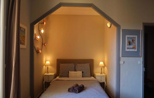 Charming studio overlooking a beautiful garden in Nice