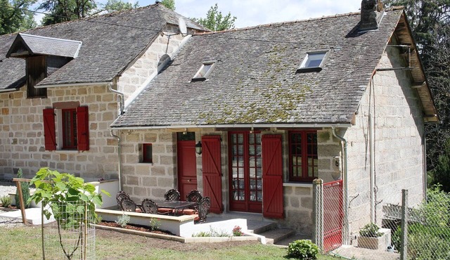 Charming vacation rental at Château d'Enval—quiet and close to downtown