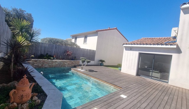 Charming villa with a pool near the beaches.