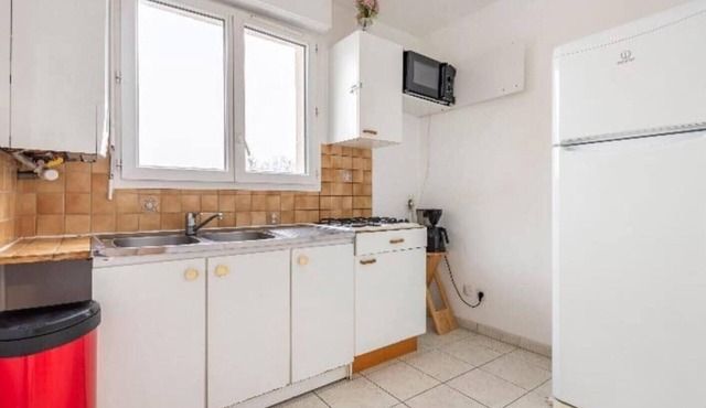 Cheap exclusive studio with Wi-Fi, office, balcony