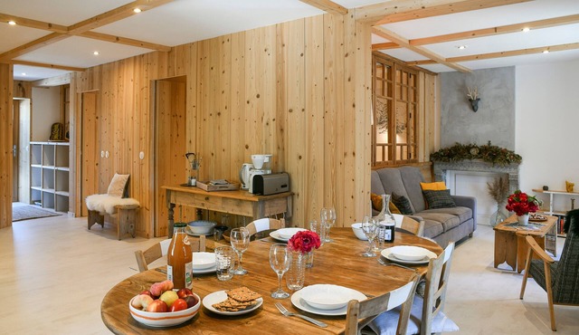 Ciméléon Haut Cottage – Authentic Mountain Charm, Mountain View, Terrace, Sleeps 6