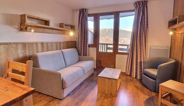 Comfortable 2-Bedroom, Ski-In/Ski-Out, Near Shops
