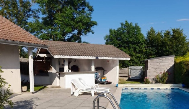 Cosy air-conditioned apartment with swimming pool and breathtaking view of the countryside