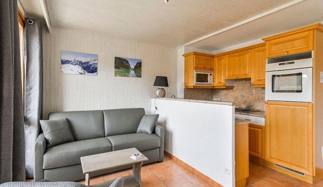 Cozy 2-room apartment in central Courchevel with ski-in/ski-out access