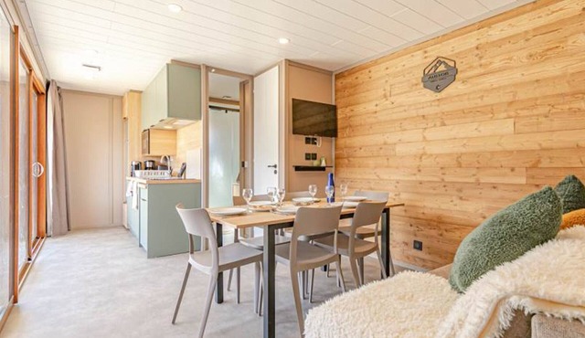 Cozy chalet for 6 in nature
