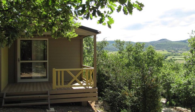 Cozy chalet with terrace in Vogüé