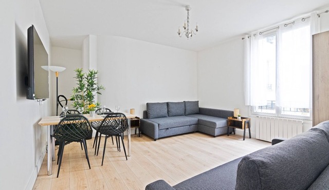 Cozy Studio Apartment Near at the Centre