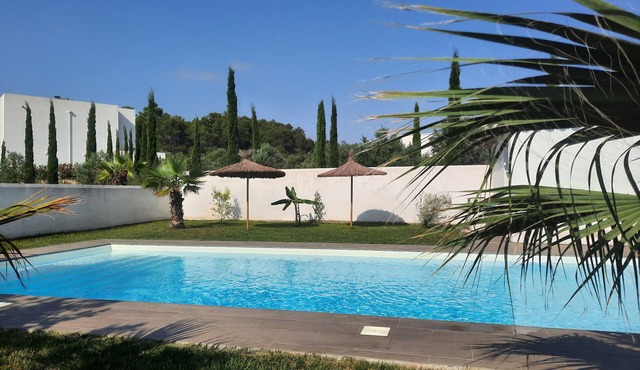 Elaia Silvis on the Mediterranean – 14-meter heated pool
