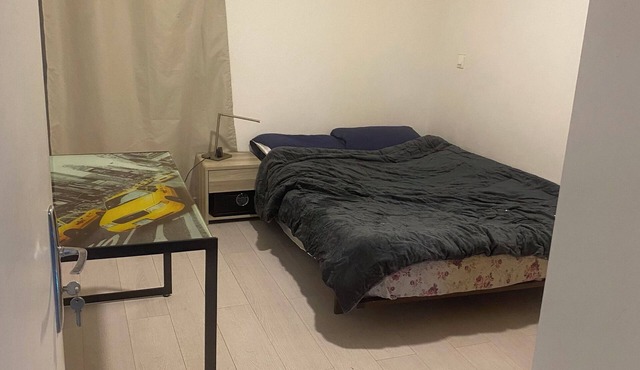 Entire apartment in lakefront house two bedrooms living room kitchens bathtub