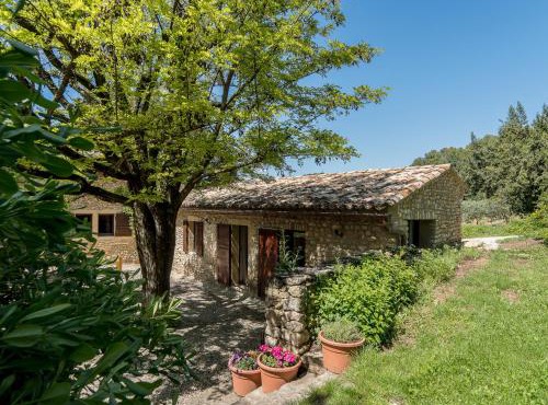 Ermitage Saint Quinis - Le Levant, lodge eco ondes en pierre