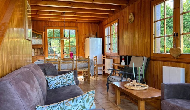 Family chalet near slopes with WiFi and parking