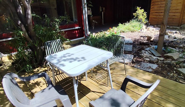 Fantastic 2-bedroom condo with AC in charming Nîmes near Station and town