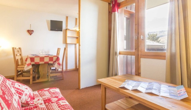 Divisible studio near village center with balcony