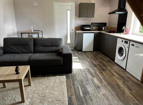 Fully equipped, independent apartment