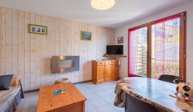 Gîte 'Clarabide' with Mountain View, Private Terrace and Wi-Fi