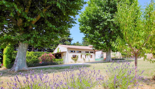 Gorgeous home in Tulette with private swimming pool, can be inside or outside