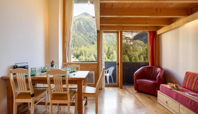 Grand Roc A220 from Slopes 150m , View & Parking - Happy Rentals