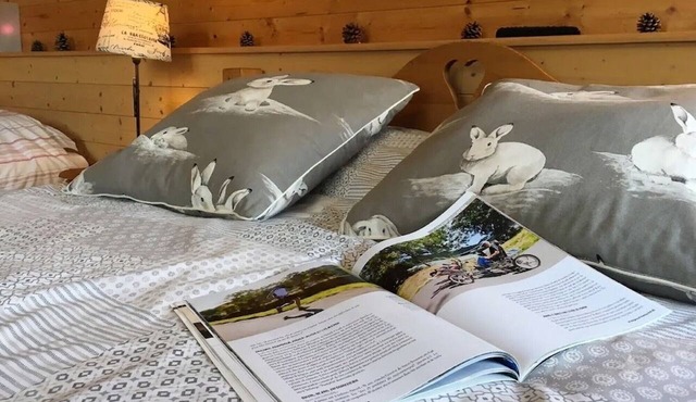 Guest House 'Chambre Bachole' with Mountain View, Shared Pool and Wi-Fi