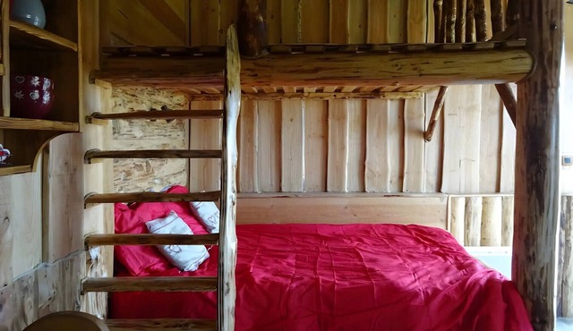 Guest Room 'Le Ranch' with Mountain View, Shared Garden and Wi-Fi