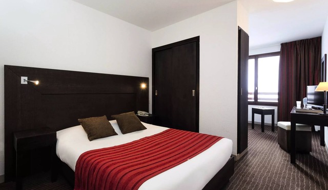 Hotel Tignes Le Diva - Breakfast - Classic Room Sleeping area 3 Adults