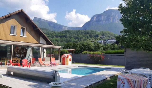 House between lakes and mountains with swimming pool