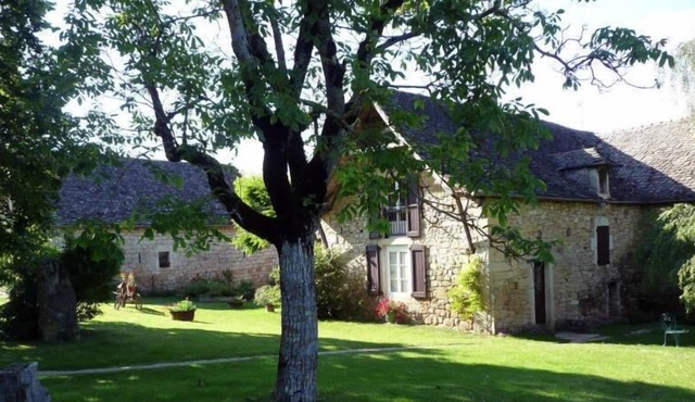Inn Salles-la-Source, 2 bedrooms, 6 people