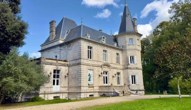 Lagravade Castle - 2-Bedroom Apartment - 3rd Floor