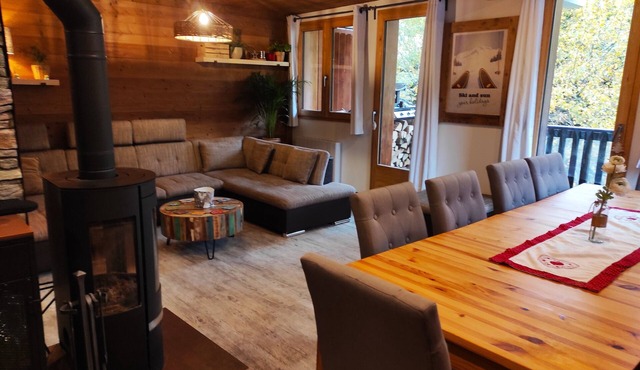 Large duplex apartment 87 M² 8-10 people, 4 bedrooms, private covered parking.