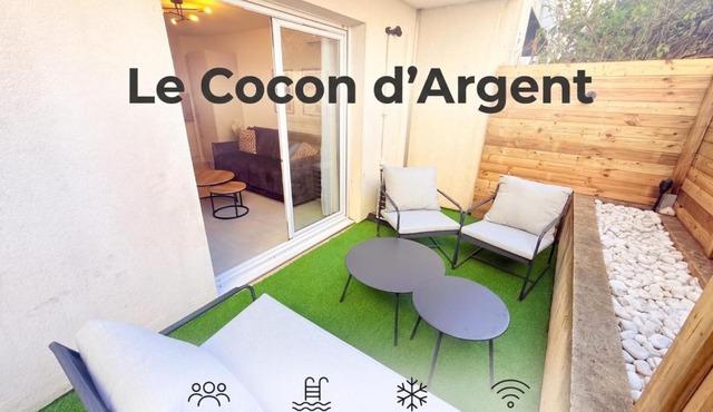 Le Cocon d'Argent, Terrace and Pool