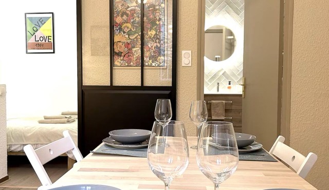 Le Cosy Nîmois, charm & terrace in the heart of Nîmes, 4 minutes from the arena