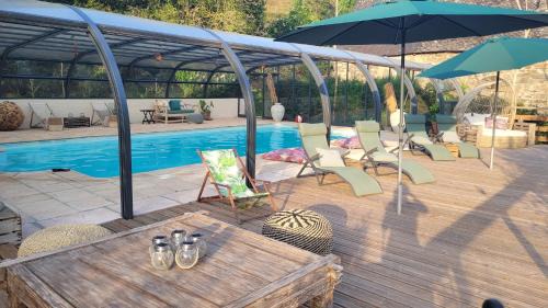 Le Manoir des Pélies, Maison d'hôtes de charme, Jacuzzi, Piscine, Rivière