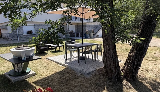 Les Grands Arbres ★ Comfort, space, and nature near Aurillac
