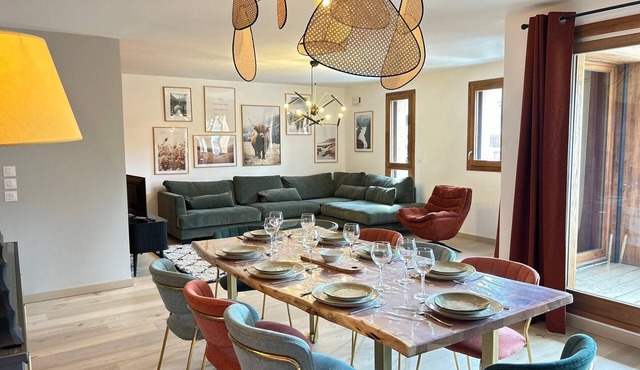 Luxury Apartment in Central Les Gets with Parking and 4 Bedrooms