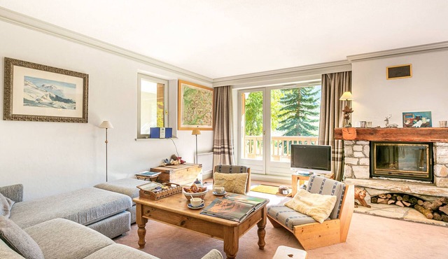 Luxury apartment with fireplace and parking at the slopes