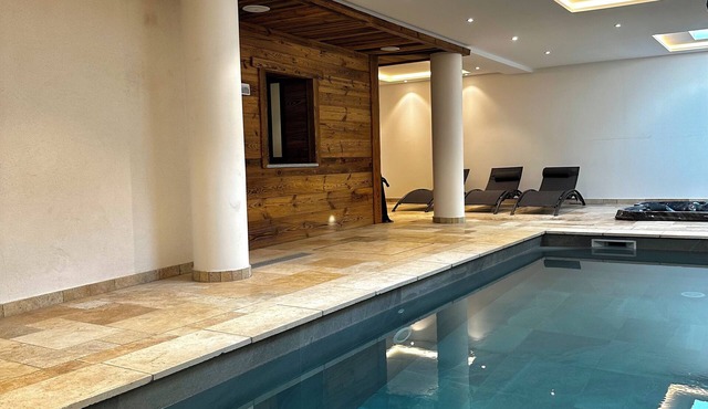 Luxury spa chalet with pool & games room