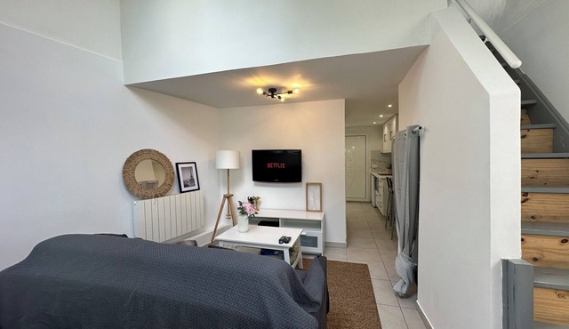 Maison Privée , Netflix ,orly-paris Jaccuzzi et Barbecue