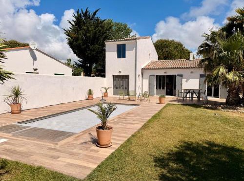 Maison 8 personnes, piscine chauffée, proche plage