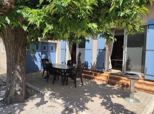 Maison confortable avec grand jardin