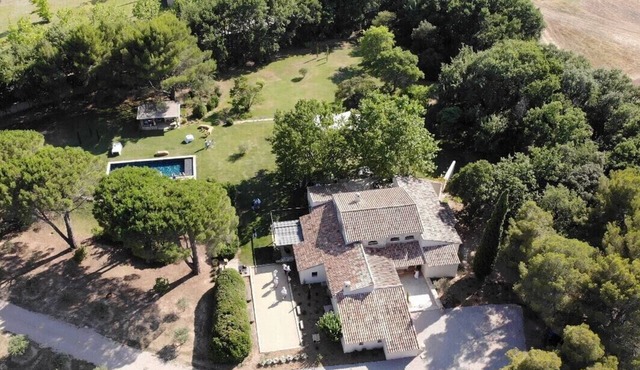 Maison de 360 m² Entièrement Rénovée Dans un Parc de 1,4 ha